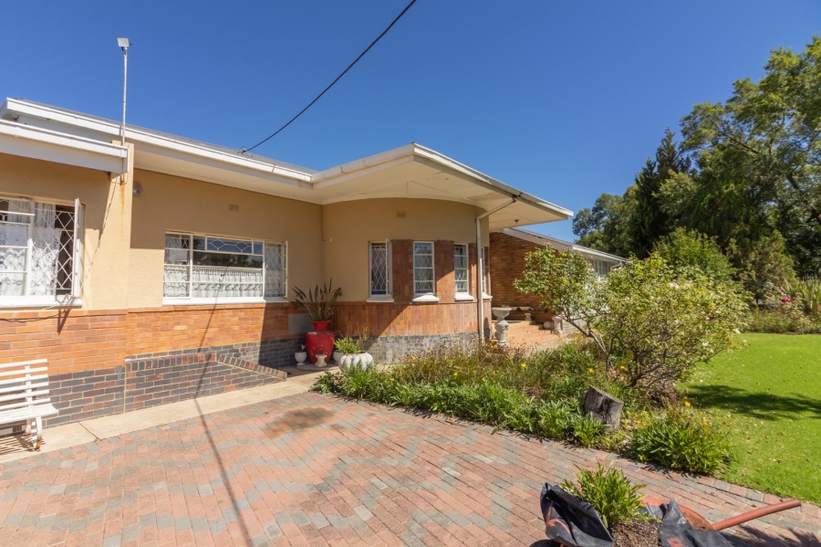 4 Bedroom Property for Sale in Kroonheuwel Free State